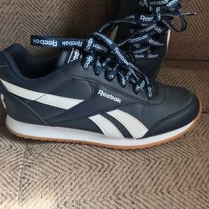Boys size 2 Reebok sneakers